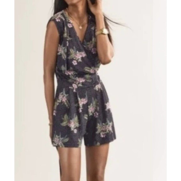 CAbi Pants - Cabi Romper Size Medium Dark Floral Runaround Black Stretchy #5608